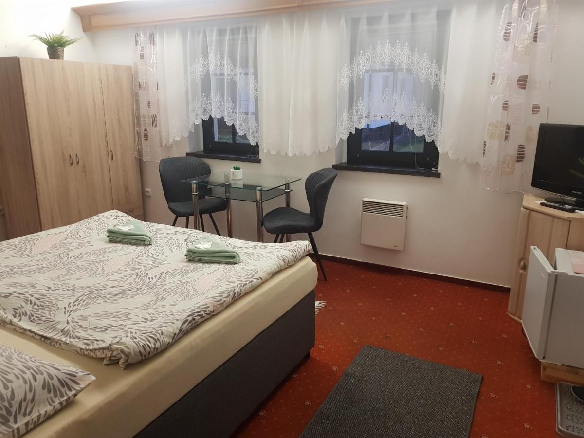 U Kralovny Dagmar Ξενοδοχείο Karlštejn Εξωτερικό φωτογραφία